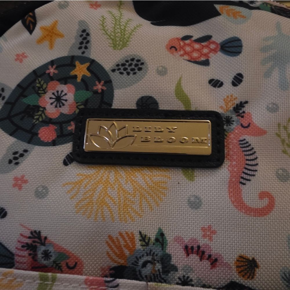 Backpack - Picture 3 of 4